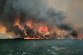 Vatra guta najpoznatiju vinsku regiju na svijetu Vatra guta najpoznatiju vinsku regiju na svijetu