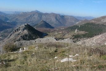 Strankinja poginula na granici Crne Gore i BiH nakon što je pala sa litice Strankinja poginula na granici Crne Gore i BiH nakon što je pala sa litice