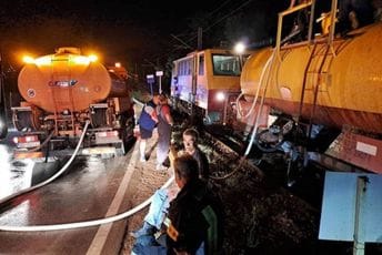 Normalizovan željeznički saobraćaj između Bara i Sutomora, zamjenjeno 55 izgorjelih pružnih pragova Normalizovan željeznički saobraćaj između Bara i Sutomora, zamjenjeno 55 izgorjelih pružnih pragova