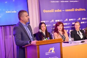 Husović strankama manje brojnih naroda: Birači vam neće oprostiti ako budete kalkulisali Husović strankama manje brojnih naroda: Birači vam neće oprostiti ako budete kalkulisali