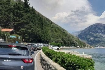 Požar se spustio do magistrale u Kamenarima Požar se spustio do magistrale u Kamenarima