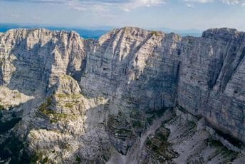 BiH: Na planini pronašli tijelo žene, na istom mjestu sa kojeg su je već jednom spasili ove godine BiH: Na planini pronašli tijelo žene, na istom mjestu sa kojeg su je već jednom spasili ove godine
