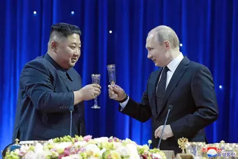 Kim Džong Un pisao Putinu – hvali njegovo vođstvo protiv "prijetnji iz SAD" Kim Džong Un pisao Putinu – hvali njegovo vođstvo protiv "prijetnji iz SAD"