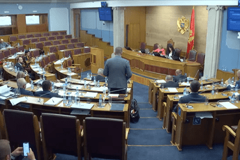 Završena rasprava: Potrebne većine, po svemu sudeći, neće biti Završena rasprava: Potrebne većine, po svemu sudeći, neće biti