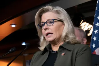 Trampova kritičarka Liz Čejni izgubila primarne izbore Trampova kritičarka Liz Čejni izgubila primarne izbore