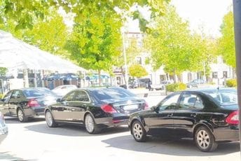 Čelnici URE juče se u Nikšiću tajno sastali sa predsjednikom lokalnih Demokrata? Čelnici URE juče se u Nikšiću tajno sastali sa predsjednikom lokalnih Demokrata?