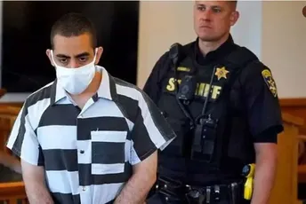 Napadač na Ruždija jedva da je pročitao nekoliko stranica "Satanskih stihova" Napadač na Ruždija jedva da je pročitao nekoliko stranica "Satanskih stihova"