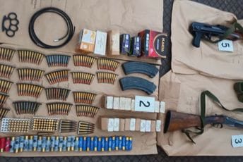 Rijeka Marsenića: Našli oružje i skoro 700 komada municije Rijeka Marsenića: Našli oružje i skoro 700 komada municije