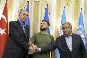 Erdogan u Ukrajini: Rat će se završiti za pregovaračkim stolom Erdogan u Ukrajini: Rat će se završiti za pregovaračkim stolom