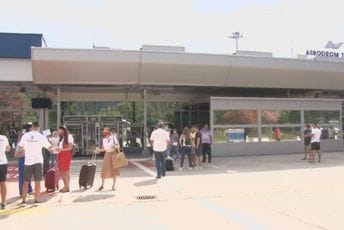 Blokada saobraćajnice u Tivtu: Protest protiv davanja pod koncesiju aerodroma Ilustracija