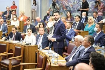 Živković: Savković-Vukčević uvijek nepokolebljivo branila vrijednosti savremene Crne Gore Živković: Savković-Vukčević uvijek nepokolebljivo branila vrijednosti savremene Crne Gore