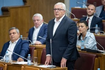 Vašington: Rusija je tajno finansirala Demokratski front