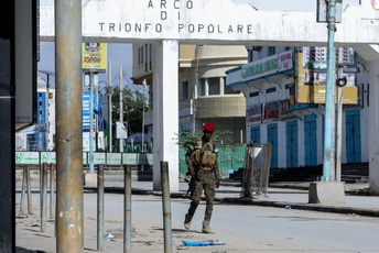 Teroristički napad u Somaliji: Militanti upali u hotel i ubili najmanje 12 civila Teroristički napad u Somaliji: Militanti upali u hotel i ubili najmanje 12 civila