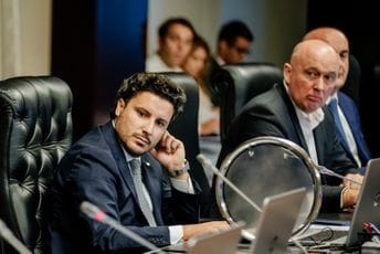 Kraće nego i prije 20 godina: Abazović i njegova Vlada su novi ‘rekorderi’ Kraće nego i prije 20 godina: Abazović i njegova Vlada su novi ‘rekorderi’