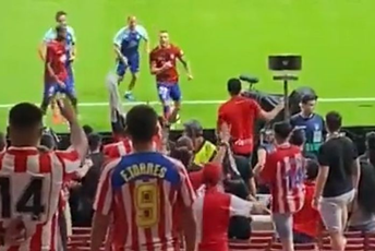 (VIDEO) Skandal u Madridu: Atletikov fudbaler krenuo u obračun sa svojim navijačima (VIDEO) Skandal u Madridu: Atletikov fudbaler krenuo u obračun sa svojim navijačima