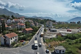 Više od 45 hiljada vozila u subotu prošlo magistralom od Kamenara do Debelog brijega Više od 45 hiljada vozila u subotu prošlo magistralom od Kamenara do Debelog brijega