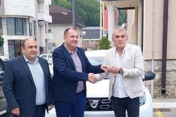 CEDIS donirao vozilo Domu zdravlja u Andrijevici CEDIS donirao vozilo Domu zdravlja u Andrijevici