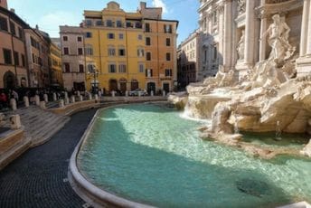 Plivanje u pećini, hranjenje golubova: Deset stvari koje nikad ne bi trebalo da radite u Italiji Plivanje u pećini, hranjenje golubova: Deset stvari koje nikad ne bi trebalo da radite u Italiji