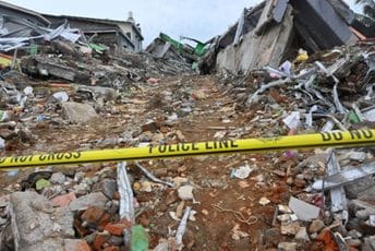 Snažan zemljotres pogodio indonežansko ostrvo Sumatra Snažan zemljotres pogodio indonežansko ostrvo Sumatra