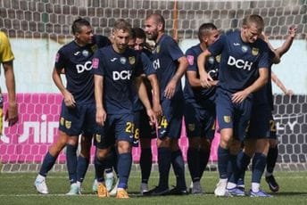 Fudbal uz sirene: Utakmica u Lavovu trajala četiri i po sata, igrači proveli većinu vremena u skloništu Fudbal uz sirene: Utakmica u Lavovu trajala četiri i po sata, igrači proveli većinu vremena u skloništu