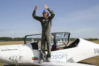 Mak Ruterford sa 17 godina postao najmlađa osoba koja je samostalno letjela oko svijeta Mak Ruterford sa 17 godina postao najmlađa osoba koja je samostalno letjela oko svijeta