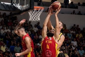 Crna Gora sjutra pred 15 hiljada ljudi u Kaunasu: Litvanija je favorit, ali ćemo pokušati da ih iznenadimo Crna Gora sjutra pred 15 hiljada ljudi u Kaunasu: Litvanija je favorit, ali ćemo pokušati da ih iznenadimo