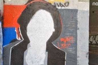Prekrečen mural Darji Duginoj u Beogradu Prekrečen mural Darji Duginoj u Beogradu