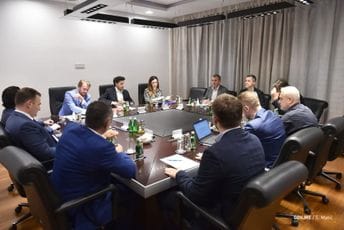 Počela sjednica Vijeća za nacionalnu bezbjednost Počela sjednica Vijeća za nacionalnu bezbjednost