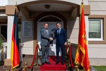 Felten-Bečić: Demokrate da doprinesu napretku Crne Gore ka EU Felten-Bečić: Demokrate da doprinesu napretku Crne Gore ka EU