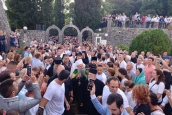 Porfirije gliserom stigao u Herceg Novi