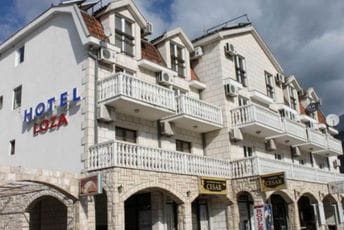 Nemaju odobrenje za rad, sedam puta ove sezone skidali pečat: Opet zapečaćen budvanski hotel Nemaju odobrenje za rad, sedam puta ove sezone skidali pečat: Opet zapečaćen budvanski hotel