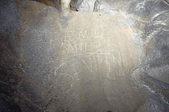 UP: Krivična prijava protiv dvije osobe osumnjičene za pisanje grafita u Đalovića pećini