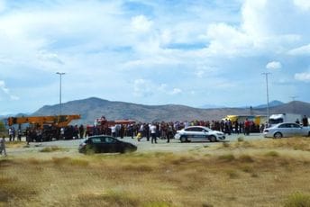 Gužve prema Aerodromu, radnici KAP-a blokirali saobraćajnicu Gužve prema Aerodromu, radnici KAP-a blokirali saobraćajnicu