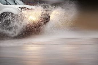 MUP poslao upozorenje zbog nevremena: Danas jaka kiša, vjetar i grmljavina MUP poslao upozorenje zbog nevremena: Danas jaka kiša, vjetar i grmljavina