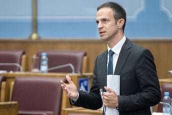 Mugoša: Mandić naprasno zakazao novu sjednicu Skupštine na Vidovdan