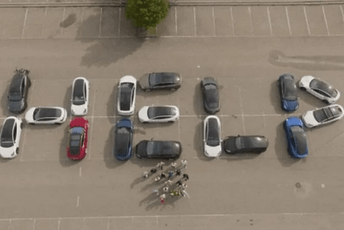 Nezadovoljni vlasnici Teslinih automobila u Norveškoj se žale i štrajkuju glađu Nezadovoljni vlasnici Teslinih automobila u Norveškoj se žale i štrajkuju glađu