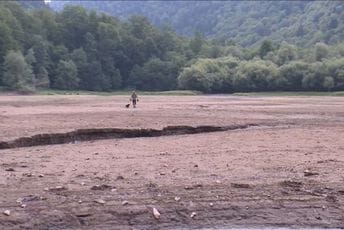 Biogradsko jezero nestaje, a danas se tuda može i pješke Biogradsko jezero nestaje, a danas se tuda može i pješke