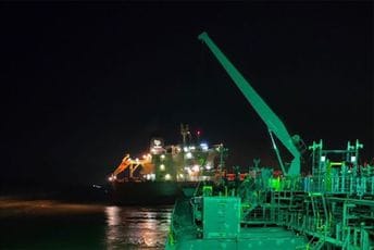 Zbog nasukanog tankera Suecki kanal bio blokiran satima Zbog nasukanog tankera Suecki kanal bio blokiran satima