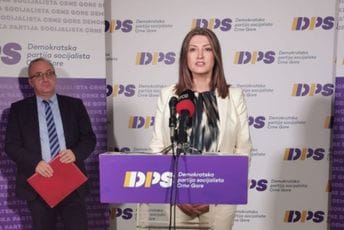 Kljajić: U riziku od malih boginja i do 20.000 djece; Zvrko: Vakcine da budu dostupne i u privatnim zdravstvenim ustanovama Kljajić: U riziku od malih boginja i do 20.000 djece; Zvrko: Vakcine da budu dostupne i u privatnim zdravstvenim ustanovama