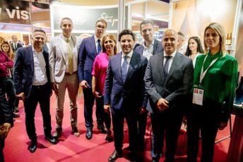 Abazović, Vučić i Kovačevsaki posjetili štand Plantaža na Sajmu vina u Beogradu Abazović, Vučić i Kovačevsaki posjetili štand Plantaža na Sajmu vina u Beogradu