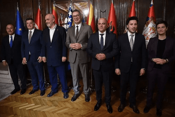 Vučić organizovao večeru za učesnike samita „Otvoreni Balkan“ Vučić organizovao večeru za učesnike samita „Otvoreni Balkan“