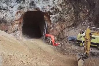 Vještački ulaz u Đalovića pećinu više od godinu otvoren i bez nadzora Vještački ulaz u Đalovića pećinu više od godinu otvoren i bez nadzora