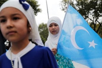 UN potvrdile navode o kršenju ljudskih prava Ujgura u Sinđijangu UN potvrdile navode o kršenju ljudskih prava Ujgura u Sinđijangu