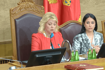 Bošnjak dala pauzu, Demokrate traže da Đurović preuzme odgovornost Bošnjak dala pauzu, Demokrate traže da Đurović preuzme odgovornost