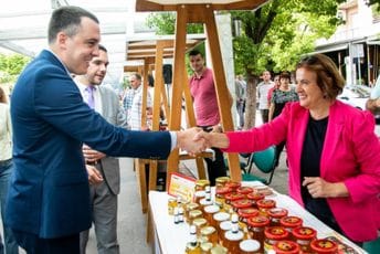 Vuković otvorio Dane pčelarstva: Za sljedeću godinu najavio tri puta veća sredstva za podršku Vuković otvorio Dane pčelarstva: Za sljedeću godinu najavio tri puta veća sredstva za podršku