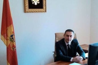 Radulović: Nedopustivo miješanje Vučića u unutrašnja pitanja Crne Gore Radulović: Nedopustivo miješanje Vučića u unutrašnja pitanja Crne Gore