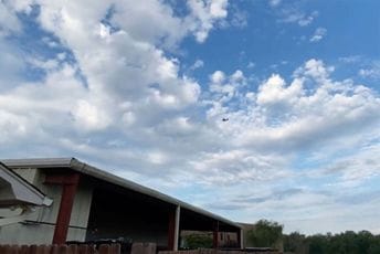 Uhapšen pilot koji je prijetio da će srušiti avion na supermarket Uhapšen pilot koji je prijetio da će srušiti avion na supermarket