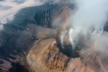 Pet osoba stradalo prilikom uspona na vulkan na ruskom dalekom istoku Pet osoba stradalo prilikom uspona na vulkan na ruskom dalekom istoku