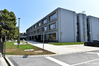 Otvorena OŠ 'Novka Ubović' u Tološima: Moderno zdanje za 1.200 učenika Otvorena OŠ 'Novka Ubović' u Tološima: Moderno zdanje za 1.200 učenika