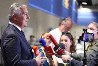 Đukanović: Vlada Abazovića ostaće upamćena po najbrutalnijim napadima na slobodu govora i medije Đukanović: Vlada Abazovića ostaće upamćena po najbrutalnijim napadima na slobodu govora i medije